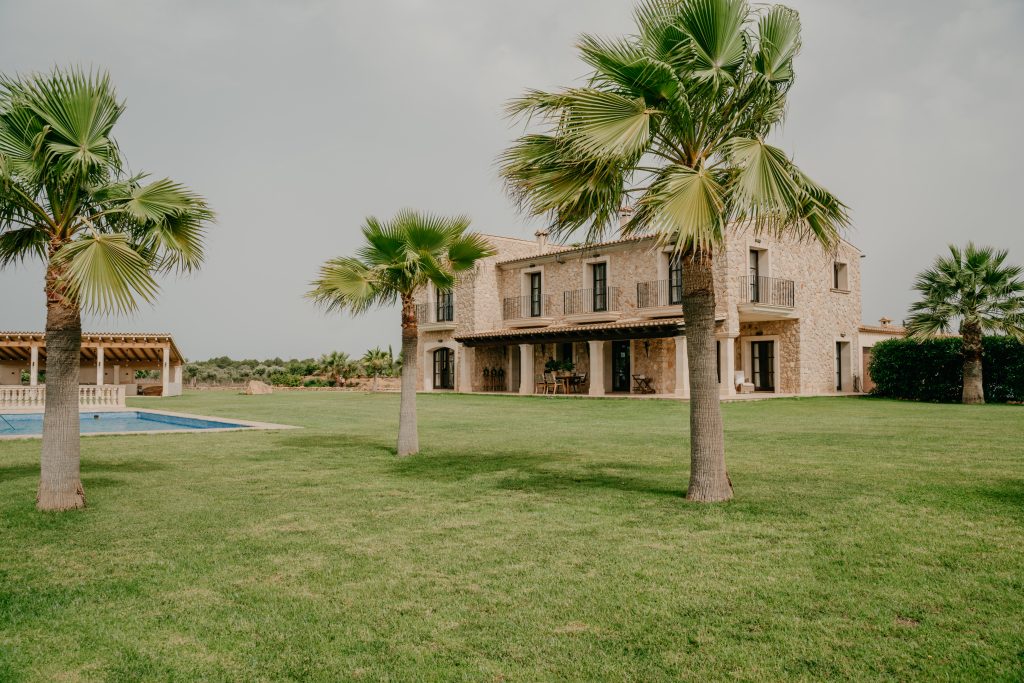 Anorexia Treatment in Switzerland - Best Clinics & Programs related image