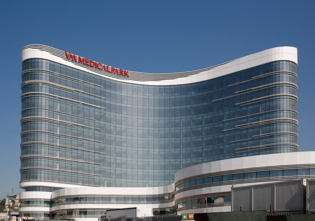 Eyelid Surgery (Blepharoplasty) in Turkey (2026) related image